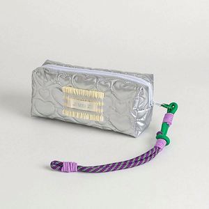 กระเป๋าเครื่องเขียนนักเรียนโพลีเอสเตอร์แบบมีซิป ดีไซน์ใหม่ทันสมัย กระเป๋าใส่เครื่องสำอางแบบถือและแขวนได้ - Product Image 4