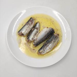Varios <span class=keywords><strong>tipos</strong></span> <span class=keywords><strong>de</strong></span> pescado enlatado La mejor sadina enlatada en aceite vegetal con precio <span class=keywords><strong>de</strong></span> fábrica y sardina fresca - Product Image 3