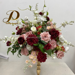 Composizione Floreale Artificiale Bordeaux e Rosa Pallido, Centrotavola per Matrimoni, Decorazione con Sfera di Fiori - Product Image 2