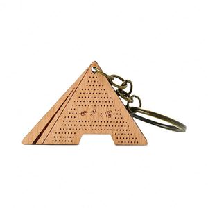 Llavero de madera con diseño de punto de referencia de la ciudad, recuerdo cultural creativo del museo, colgante perfecto para viajes - Product Image 3