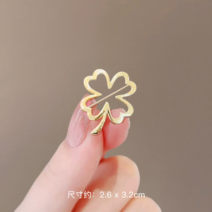 เข็มกลัดคริสตัลรูปตัววีสำหรับสตรี - Product Image 4