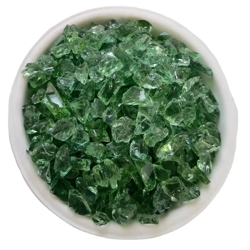زجاجات حوض سمك مقطوعة بصورة غير منتظمة من الزجاج الأخضر للزينة بسعر منخفض من حجر الحصى المصقول الصخري