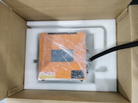 Machine de nettoyage au laser pulsé portable 500W pour le bois, les meubles, les pièces métalliques, l'élimination de la rouille et de la peinture