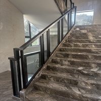 Villa-Treppengeländer Shanghai Hersteller Installation Kunstglas-Geländer 304 Edelstahlpfosten Balkon-Terrassen-Zaun Modern