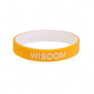 Bracelet en silicone de haute qualité avec inscription 'Good Human Nature MODESTY WISDOM BRAVERY KINDNESS HONESTY' - Product Image 6