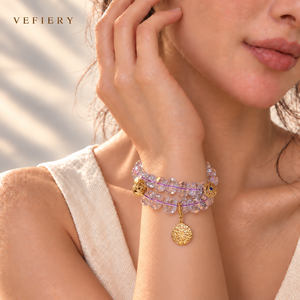 Pulsera de cuentas de amatista morada facetada con dije decorativo en tono dorado - Product Image 2