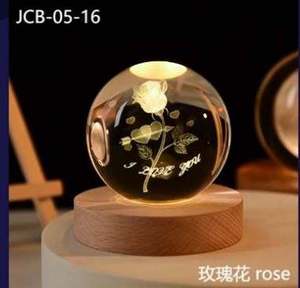 Bola de cristal de <span class=keywords><strong>haya</strong></span>, base de madera con regalo de luz - Product Image 1