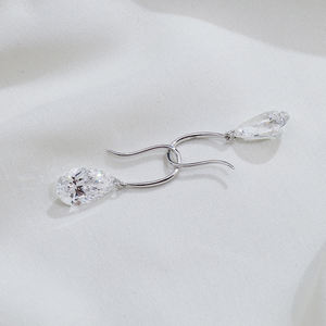 Pendientes de Diamantes en Forma de Pera de Oro Blanco de 9K MSE-840 de Messi Jewelry, Disponibles en Existencia - Product Image 4