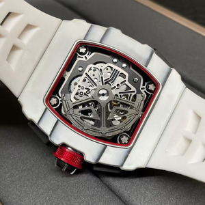 The high-quality and high-end luxury carbon fiber <b>case</b> mechanical <b>watch</b> Tonneau is equipped with a power reserve tachometer - Product Image 3