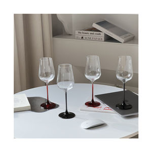 Verres à vin teintés rouges de luxe européens tige unique en gros Transparent <span class=keywords><strong>rouge</strong></span> cristal de couleur lumière grenaille de luxe <span class=keywords><strong>rouge</strong></span> vin blanc - Product Image 1