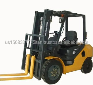 Montacargas Diésel Usado de 3 Toneladas Komatsu FD30 en Venta, con Asiento para Operador, Original de Japón, Montacargas Komatsu de Segunda Mano - Product Image 1