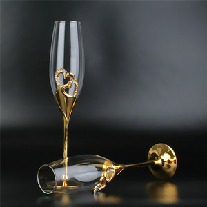 Copas de champán de cristal para pareja, Copas de cristal para fiesta, regalo de boda, suministros de <span class=keywords><strong>Bar</strong></span>, juego de copas de vino doradas - Product Image 2
