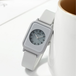 Reloj digital de silicona impermeable, de color gelatinoso, refrescante, de alta calidad y a la moda para Instagram. - Product Image 1