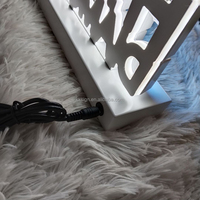 Enseigne LED personnalisée Kexian en acrylique pour bureau, table de réception, enseigne de marque pour magasin ou entreprise