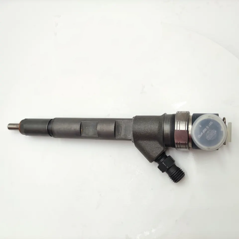common rail injector 0445110059  05066820AA injector for  Chrysler  Voyager Jeep injector nozzle 0445110059  05066820AA