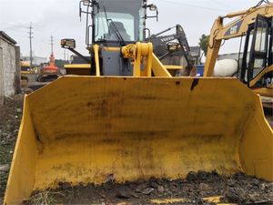 รถตักล้อยางมือสอง Komatsu WA320-5 สภาพดี รับน้ำหนักได้ 15 ตัน เครื่องยนต์ CAT ชั่วโมงการทำงานต่ำ ระบบไฮดรอลิกทำงานราบรื่น - Product Image 4