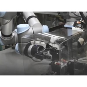 UR15 Articulation à 6 axes haute vitesse pour environnements étroits, propulsé par moteur, vitesse maximale de 5 mètres par seconde, 17,5 kg - Product Image 2