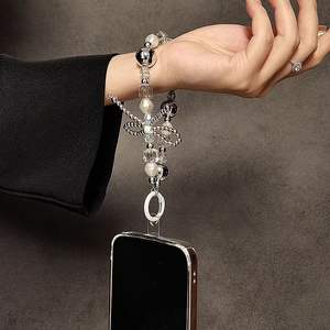 สายคล้องข้อมือแบบสร้างสรรค์พร้อมลูกปัดโบว์ คริสตัล และคลิปอะคริลิคสำหรับติดเคสมือถือ พวงกุญแจ กระเป๋า และจี้ - Product Image 4