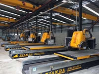 Machine de profilage de chants de marbre et de granit CNC Xianda avec moteur PLC et moteur 15KW, puissance du broche 380V pour la découpe de pierre