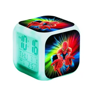 RGBLEDライトストロボスパイダーマン子供目覚まし時計キュービック漫画スパイダーマンデジタルベッド時計