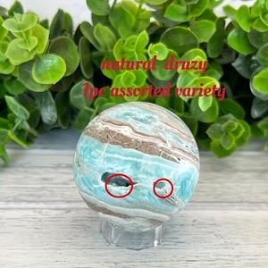 ลูกบอลอะราโกไนต์สีน้ำเงินดรูซี่ธรรมชาติหลากหลายแบบขายส่ง งานฝีมือคริสตัลดีไซน์ไม่ซ้ำใคร (2 ชิ้น/กก.) - Product Image 5