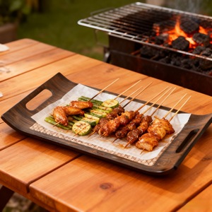 Plateau de service en bois avec poignée, options en bambou naturel et en bois foncé, pour servir le thé et présenter les aliments - Product Image 3