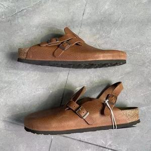 Sandali Estivi da Donna in Vera Pelle Marrone Oleata con Doppio Cinturino e Suola in Sughero, Scarpe Basse Unisex - Product Image 1