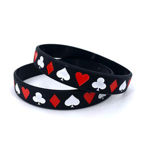 Bracelet en silicone thème poker (Pique, Cœur, Épée, Roi) – Étanche, motif géométrique simple, bijou décoratif, bracelet promotionnel - Product Image 1