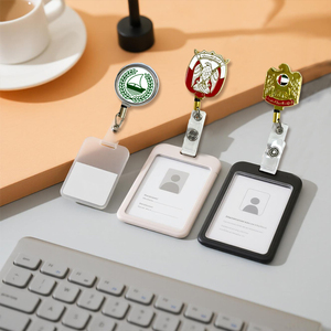 Nome OEM allegare modello di falco UAE personalizzato ID riavvolgitore bordo metallico in gomma morbida stampa UV Expo personale aziendale passa le credenziali - Product Image 4