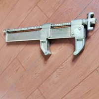 Pince pour panneau Doka avec tirant en acier/pince réglable Framax