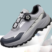 Une paire de chaussures de randonnée classiques populaires pour hommes, antidérapantes, à semelle épaisse, style plateforme, respirantes et confortables