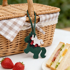 Breloque de sac en cuir PU en forme de cheval, mini sac à main multicolore, pendentif de sac à main mignon en forme d'animal - Product Image 2