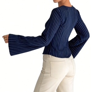 Blusa de Mujer con Rayas Finas y Cuello en V - Top Peplum con Manga Larga Acampanada y Cintura Fruncida, Camisa de Moda para Mujer - Product Image 3
