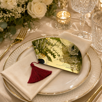 Menu de mariage de luxe en acrylique en forme d'éventail, carte de menu en acrylique doré avec pompon pour la décoration de table de mariage, réception de banquet