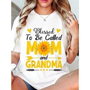 Camiseta gráfica de manga corta 100% algodón para hombre, con estampado de "Blessed To Be Called Mom And Grandma", cómoda camiseta para el Día de la Madre - Product Image 2