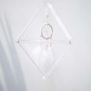 Pirámide <span class=keywords><strong>de</strong></span> cristal <span class=keywords><strong>de</strong></span> cuarzo <span class=keywords><strong>de</strong></span> forma especial <span class=keywords><strong>de</strong></span> 7 pulgadas Merkaba Niche Meditación Yoga Instrumento musical - Product Image 2