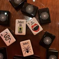 Ürkütücü Cadılar Bayramı Amerikan Mahjong Seti 166 Taş Özel Kafatası Dişleri Yılan Yarasa Hayalet Vampir Desenli Akrilik Mahjong Oyun Seti