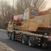 Grue de camion d'occasion 55 tonnes à moteur, pompe et commande par joystick, à économie de carburant, avec télécommande, pour travaux agricoles et d'infrastructure