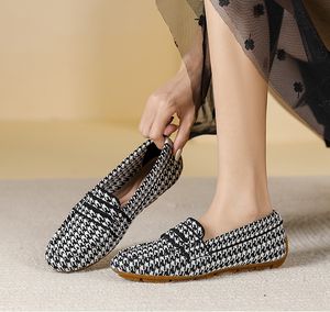 Haute qualité coloré femmes à la mode <span class=keywords><strong>dame</strong></span> volant tissé bout rond chaussures plates mocassins semelle souple tricot bateau chaussures - Product Image 3