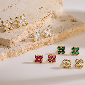 Boucles d'Oreilles Vintage Luxe Cuivre Incrusté Zircon Tige Mince Mini Carré Trèfle à Quatre Feuilles Boucles d'Oreilles pour Femmes - Product Image 1