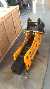 Brise-roche hydraulique latéral SOOSAN SB43 jaune avec moteur pour excavatrices et chargeuses-pelleteuses de 11 à 16 tonnes - Product Image 2