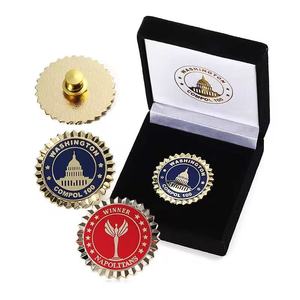 Groothandel Gepersonaliseerde Aangepaste Ontwerp Uw Eigen Logo Naam Hoed Badge Schattige Emaille Kleding Metalen <span class=keywords><strong>Pin</strong></span> - Product Image 1