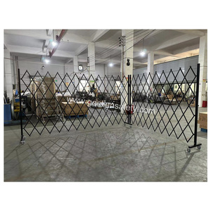 Cancello a Fisarmonica Commerciale Espandibile su Ruote - Barriera di Sicurezza Retrattile in Acciaio per Blocco di Porte e Corridoi - Product Image 5