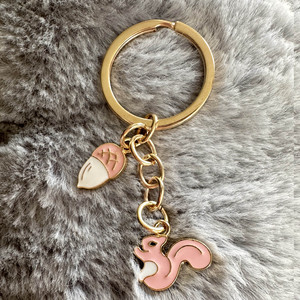 Porte-clés animalier pour femmes, adorable porte-clés en émail coloré, panda, chat, écureuil, lapin, accessoire de voiture, pendentif de sac, cadeaux pour amis - Product Image 1