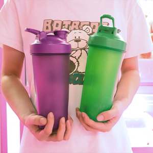 Bouteille de sport écologique sans BPA de 20/16 oz pour mélangeur, style classique, boucle supérieure, poudre de protéines, jus de fruits, mélange direct - Product Image 6