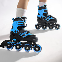 Patins à roulettes en ligne clignotants à quatre roues Chaussures de patinage à roulettes en plein air pour garçons filles enfants ou adultes