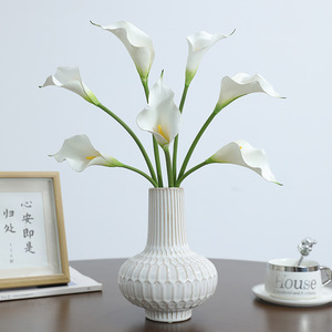 Fleur artificielle de lys calla à tige unique en soie, haute simulation, pour décoration de mariage, style minimaliste - Product Image 1