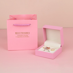 Boîte à bijoux carrée de luxe EVERWIN, boîte cadeau avec doublure en coton, emballage de rangement de bijoux haut de gamme pour bague, boucles d'oreilles, pendentif, collier - Product Image 6