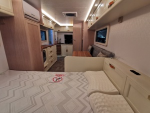 Remolque de Viaje Todoterreno Moderno y Ligero de Primera Calidad, Autocaravana <span class=keywords><strong>con</strong></span> Chasis AL-KO, Capacidad para 4 Personas, en Venta - Product Image 5
