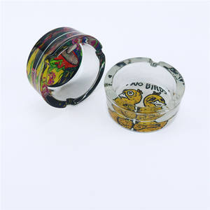 Cendrier de table en verre personnalisé avec logo, faible MOQ, accessoires pour fumeurs - Product Image 1